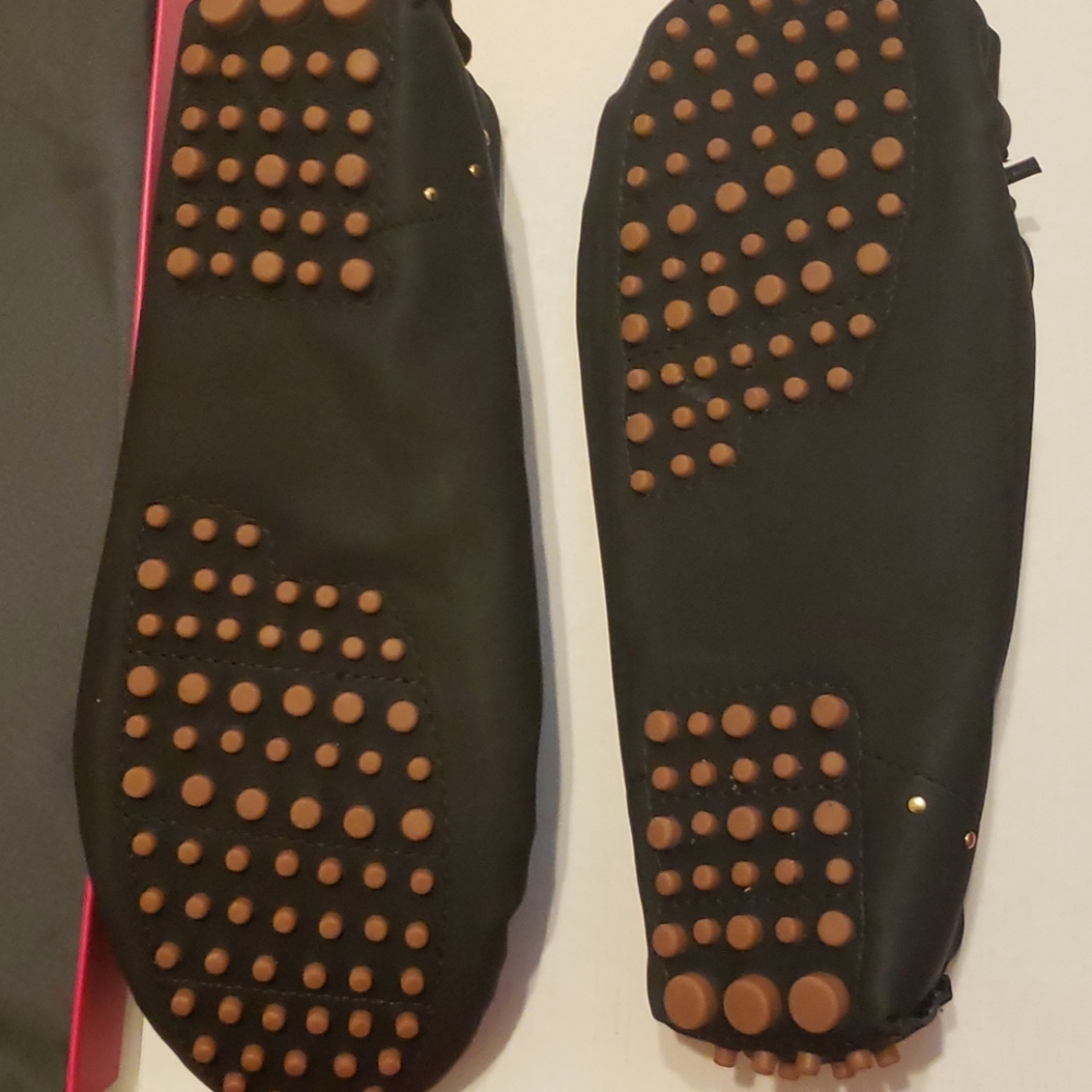 Shoes - Picture 2 of 4
